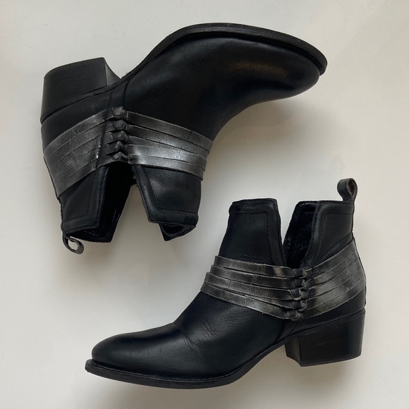 Diba Shoes - Diba's Skylar Black and Silver Ankle Booties, size 7.5M